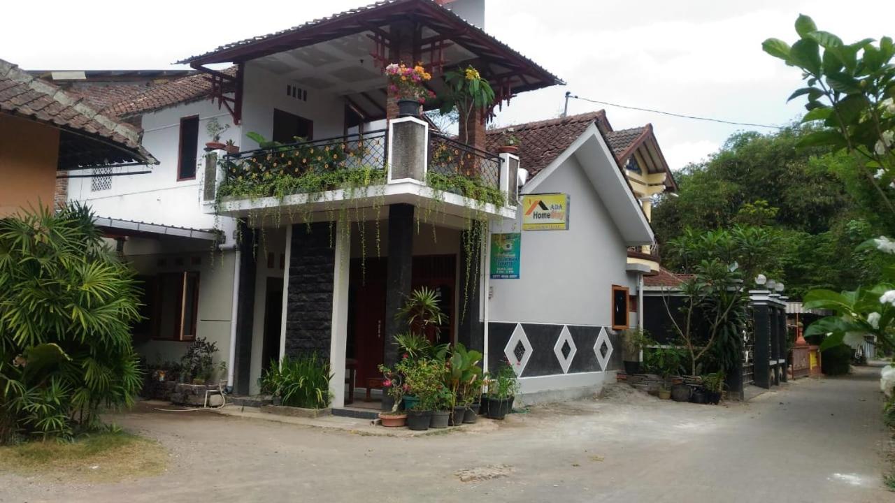 Ada Homestay Magelang Exterior photo