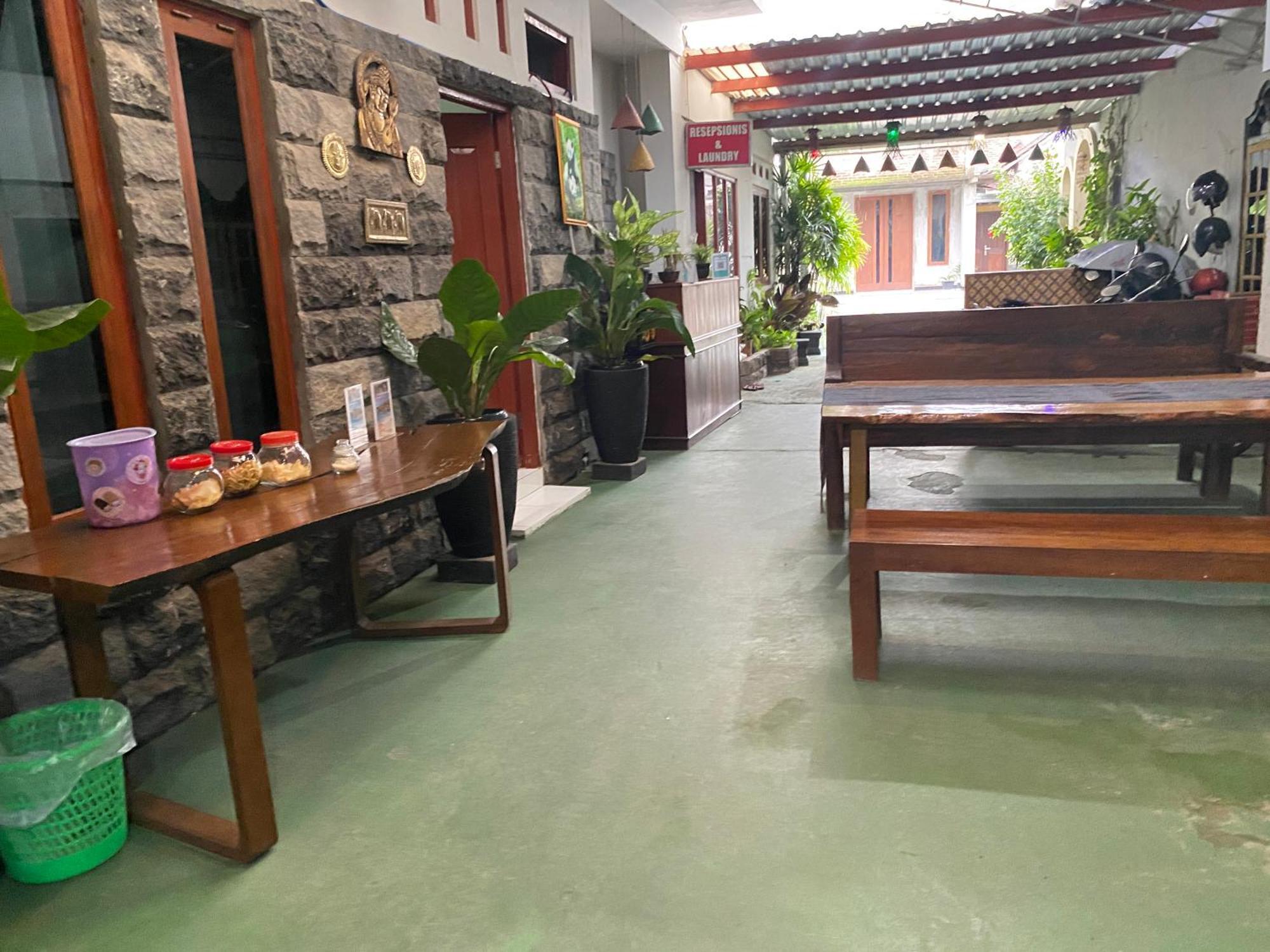 Ada Homestay Magelang Exterior photo